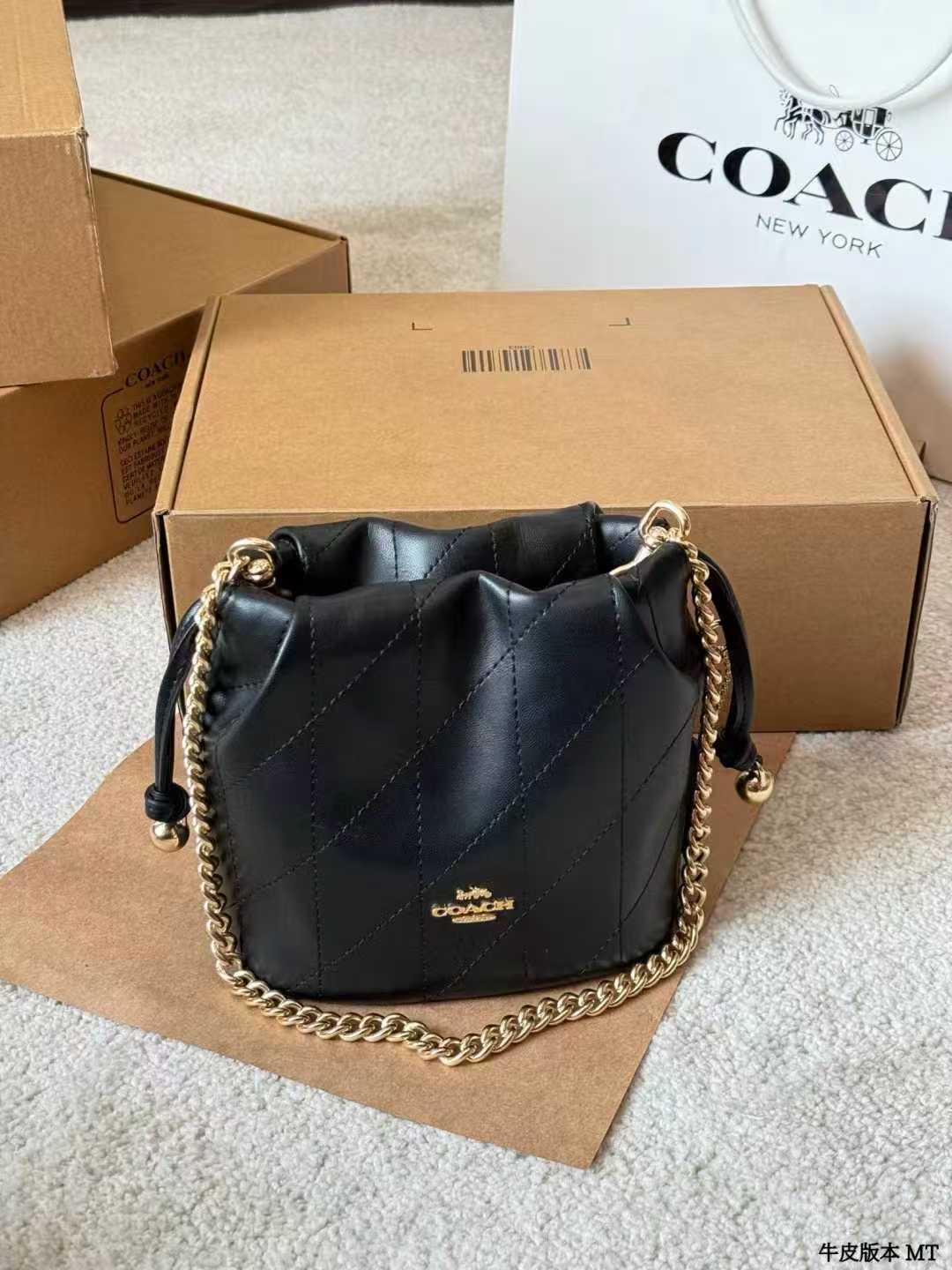 កាបូបយួរ / Hand Bags 