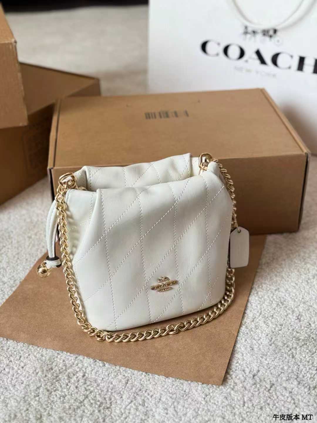 កាបូបកម្មវិធី / Party Bags 